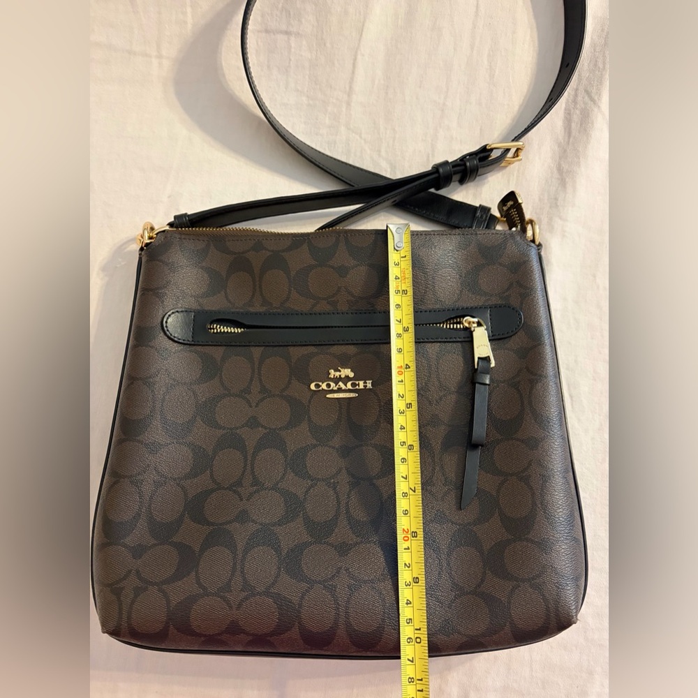 Coach Classic Signature “C” Brown and Black Purse🤎🖤 - Picture 10 of 12